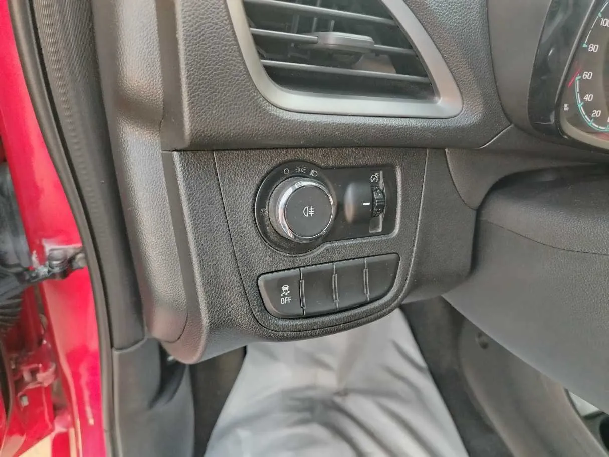 Car image 34