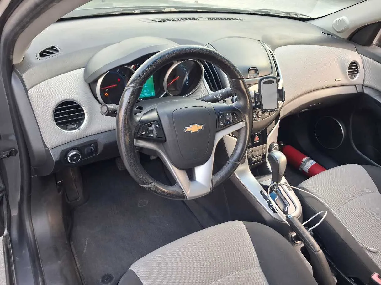 Car image 11