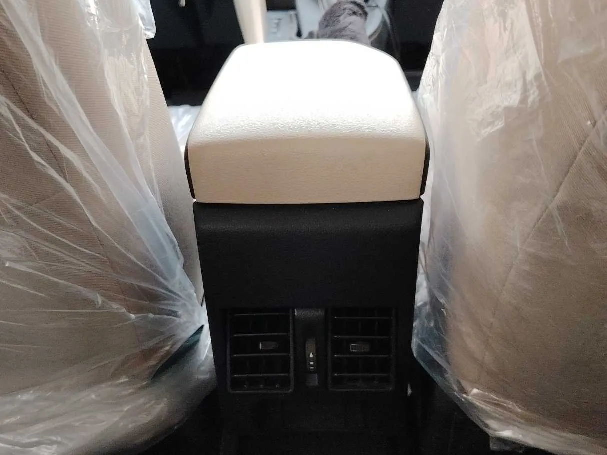 Car image 29