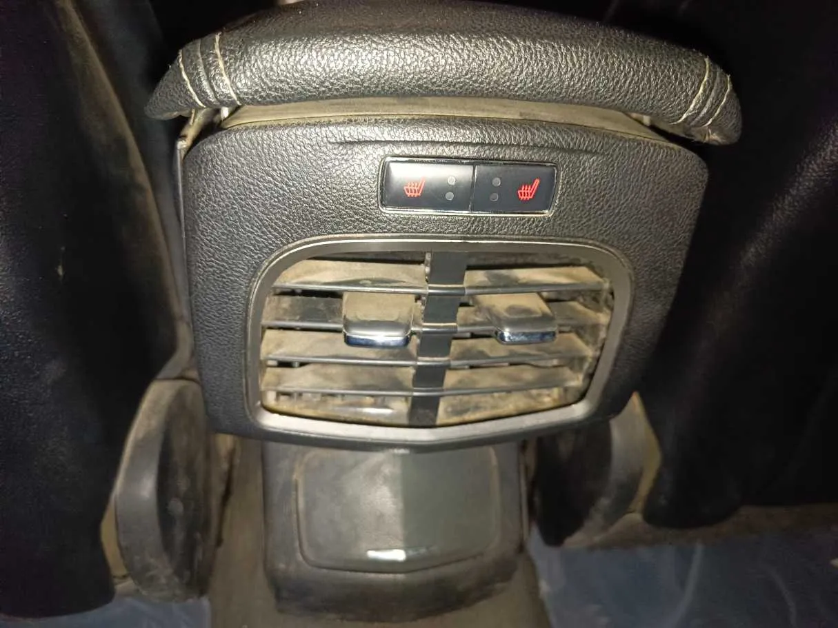 Car image 28
