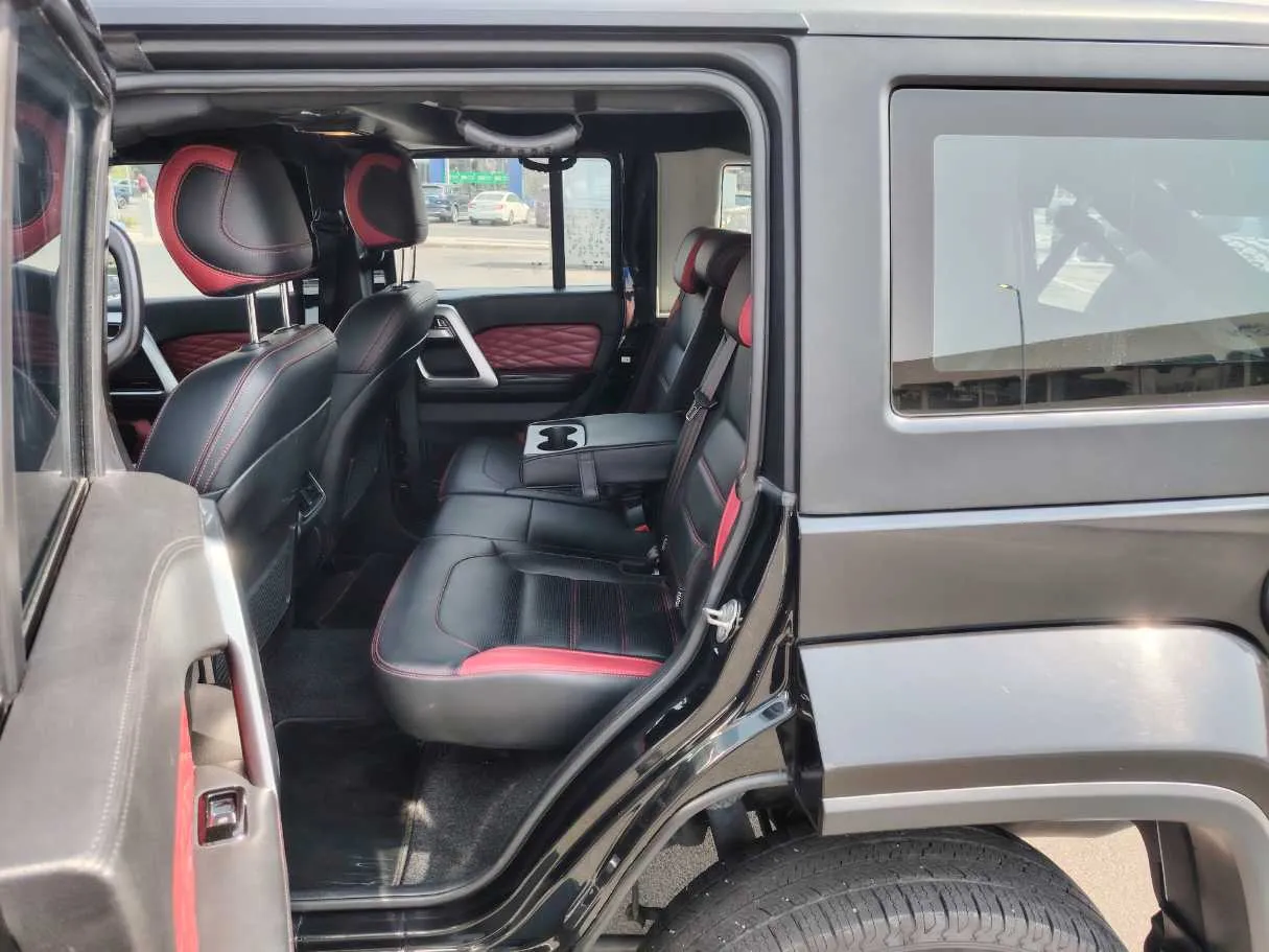 Car image 15
