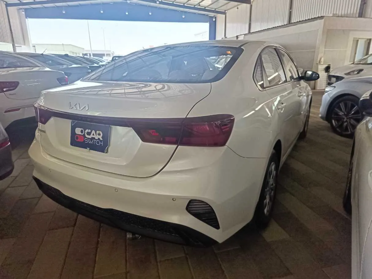 Car image 5
