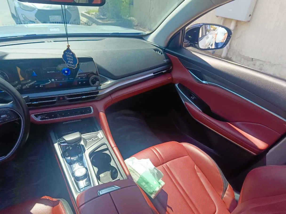 Car image 22