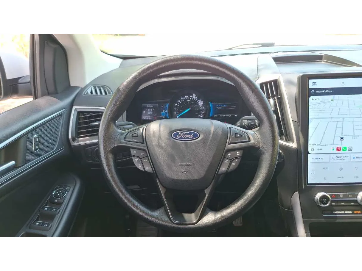 Car image 14