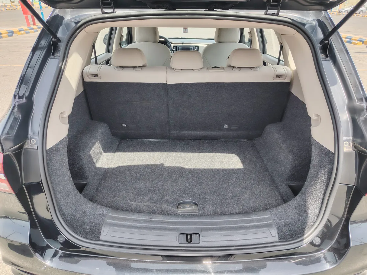 Car image 24