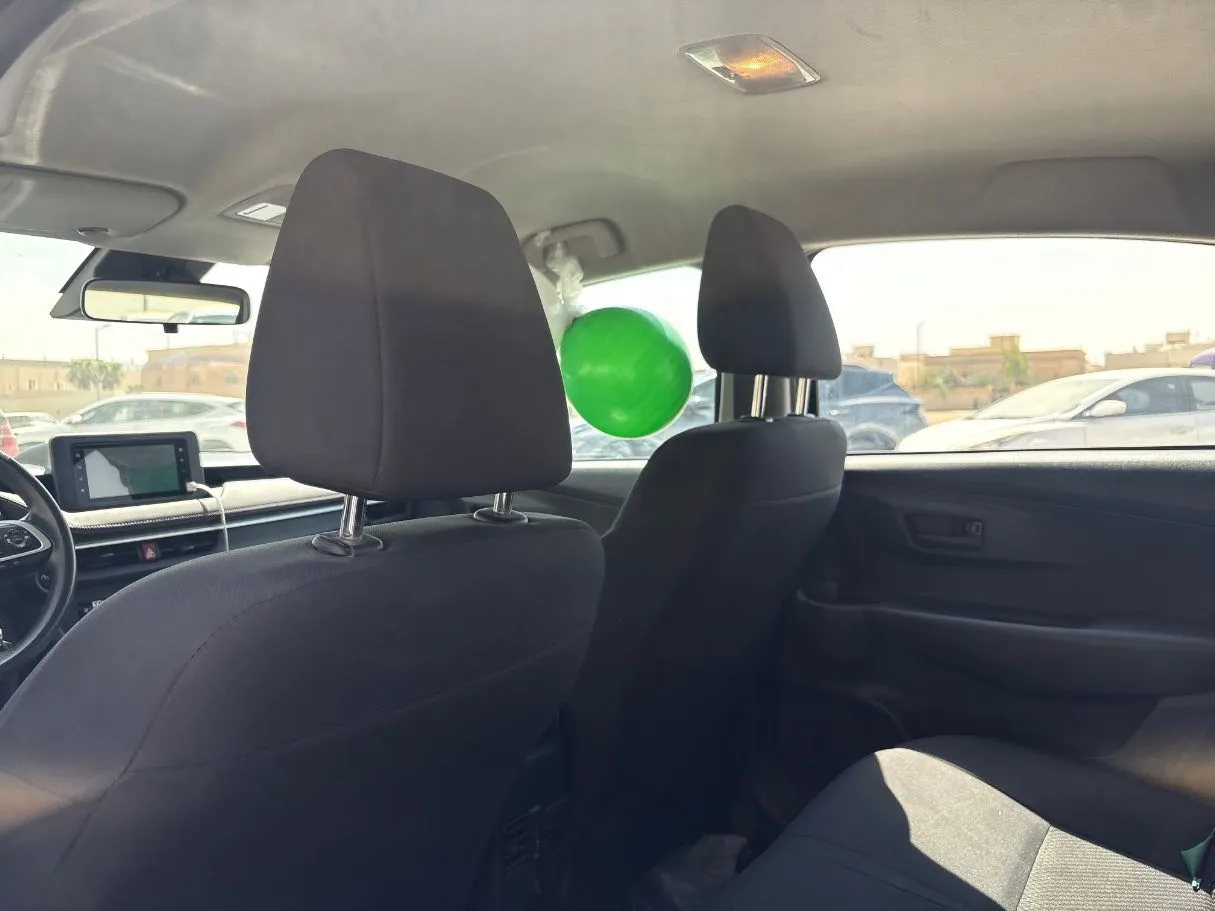 Car image 17