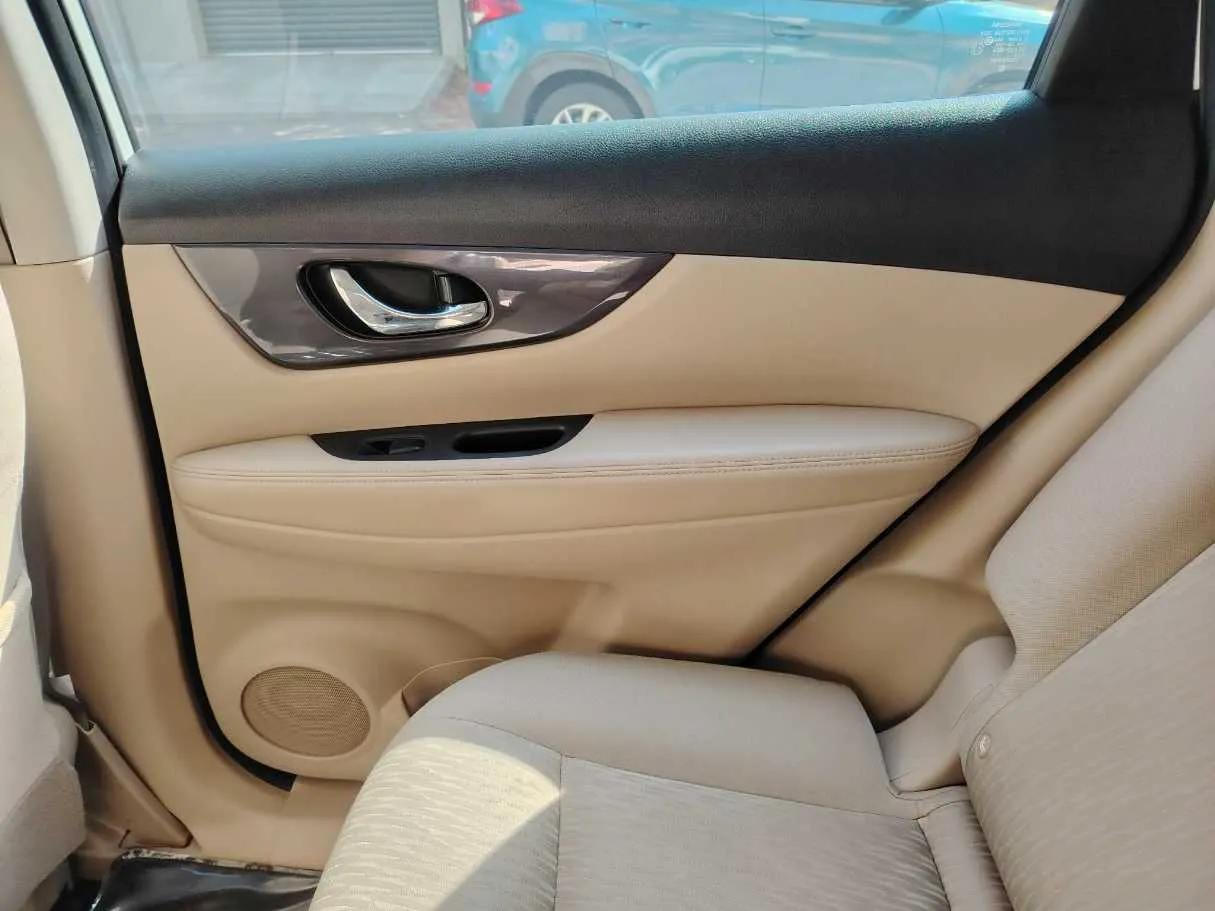 Car image 40