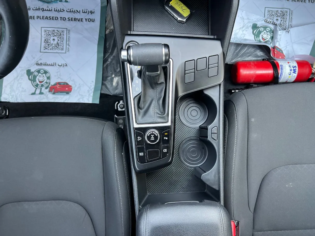 Car image 17