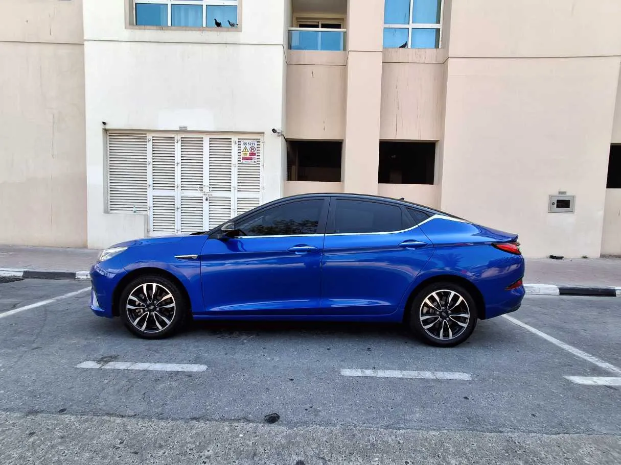 Car image 8