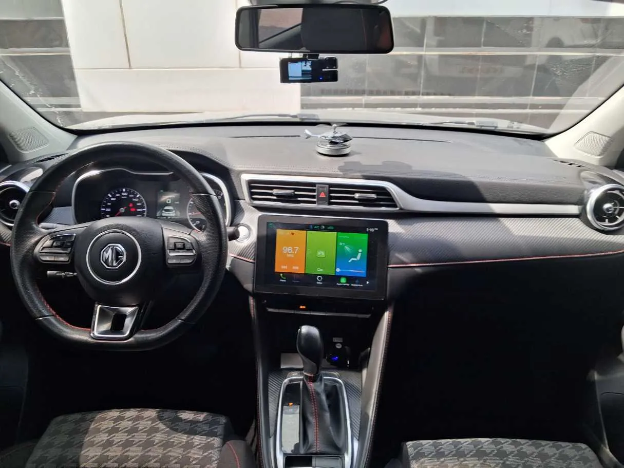 Car image 15