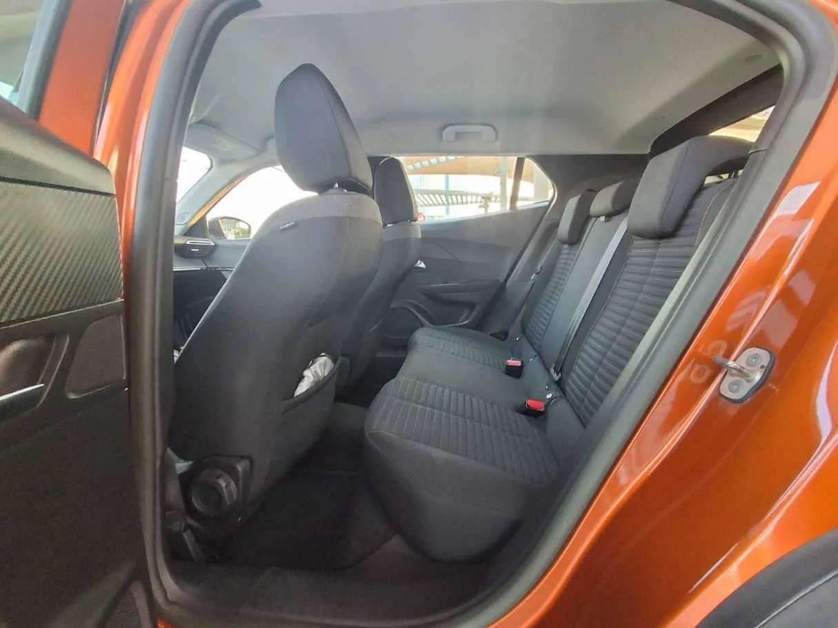 Car image 13