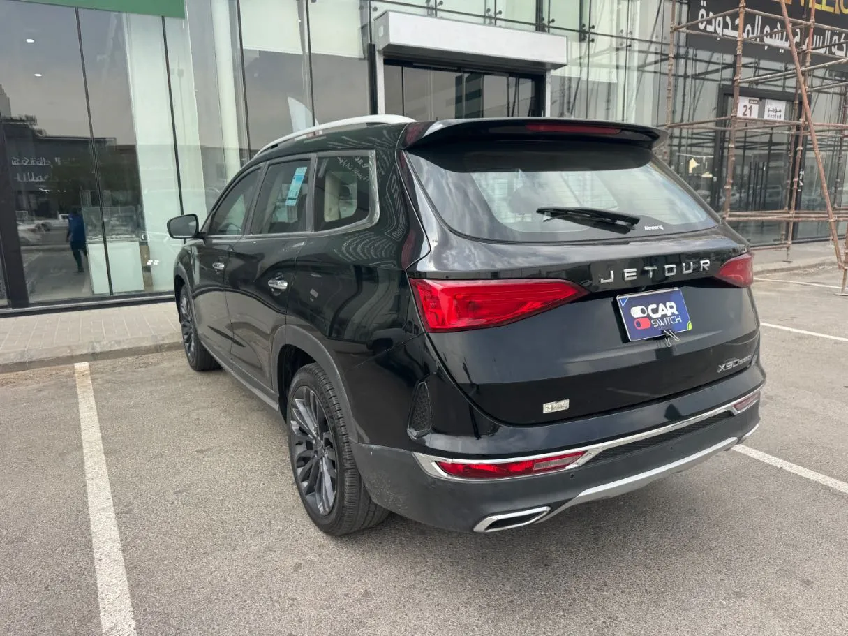 Car image 7