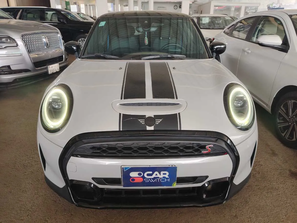 Car image 2