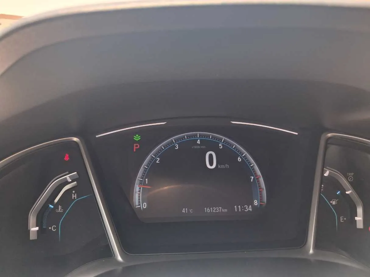 Car image 18