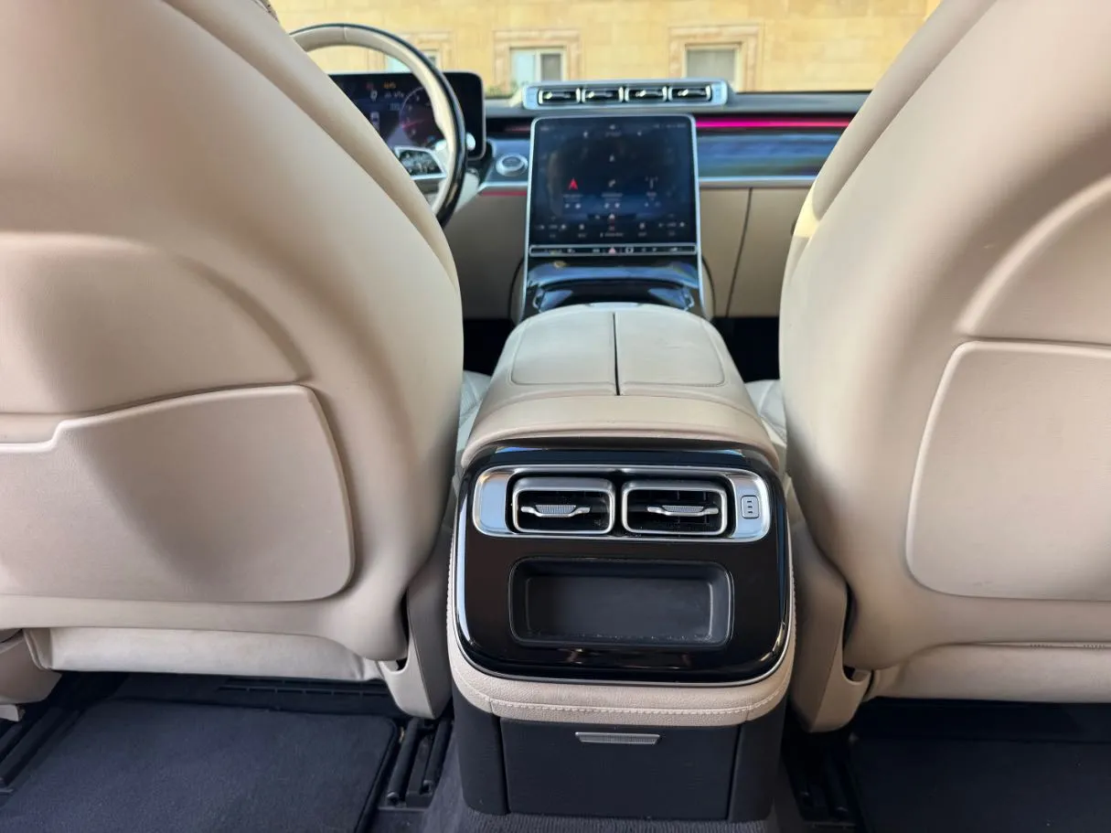 Car image 23