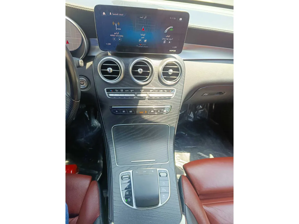Car image 26