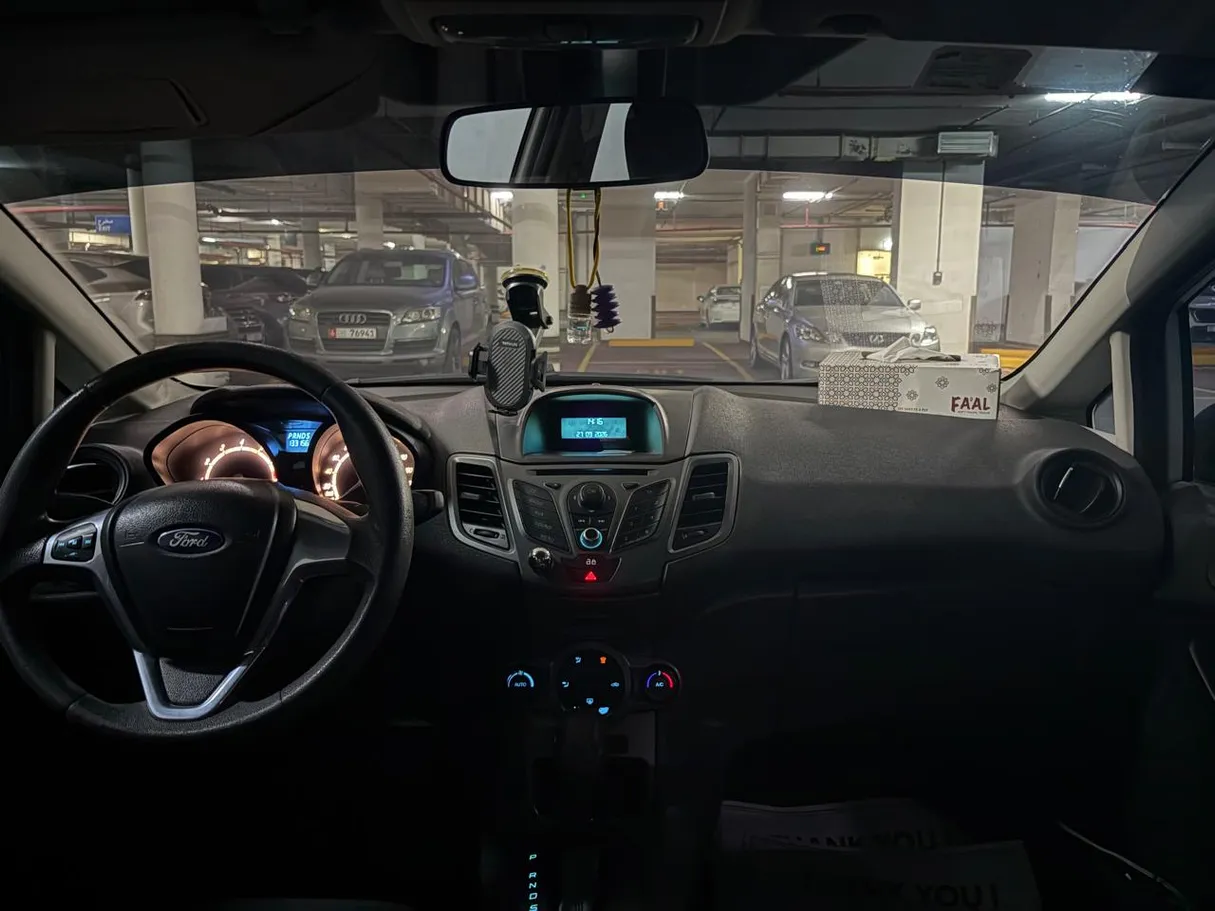 Car image 7