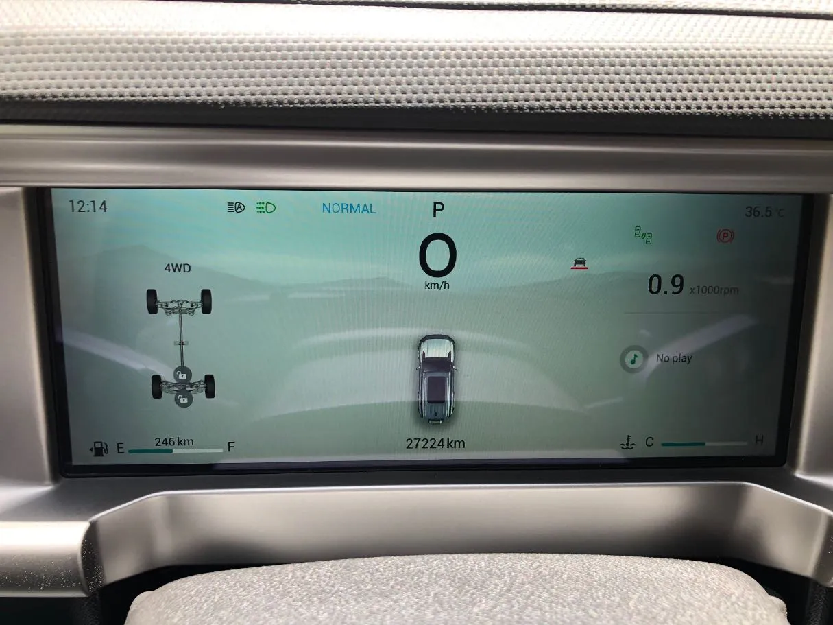 Car image 18