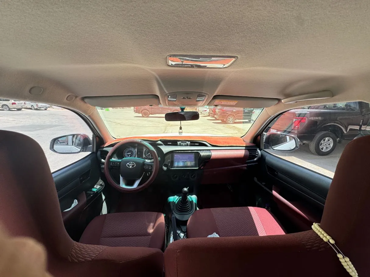 Car image 15