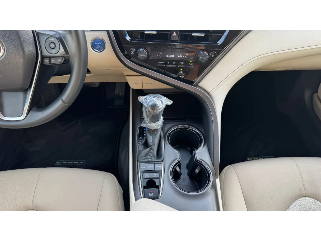 Car image 18