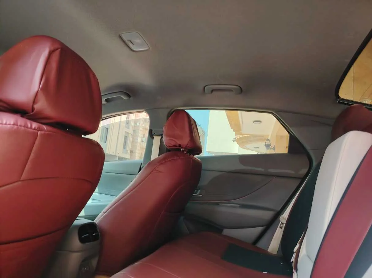 Car image 17