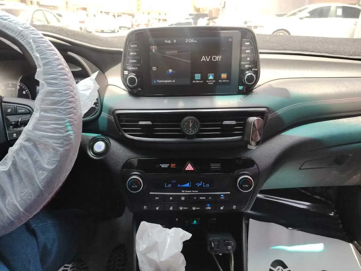 Car image 26