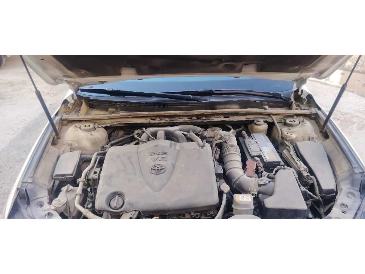 Car image 30