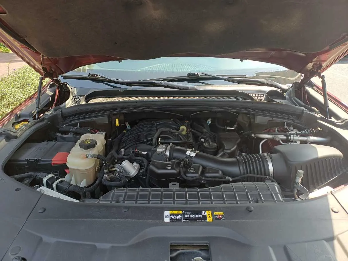 Car image 24