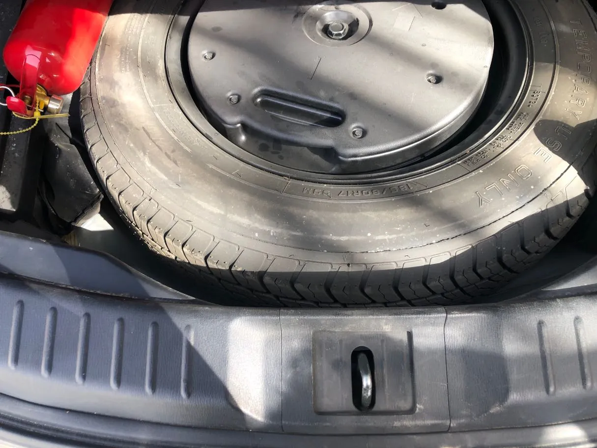 Car image 24