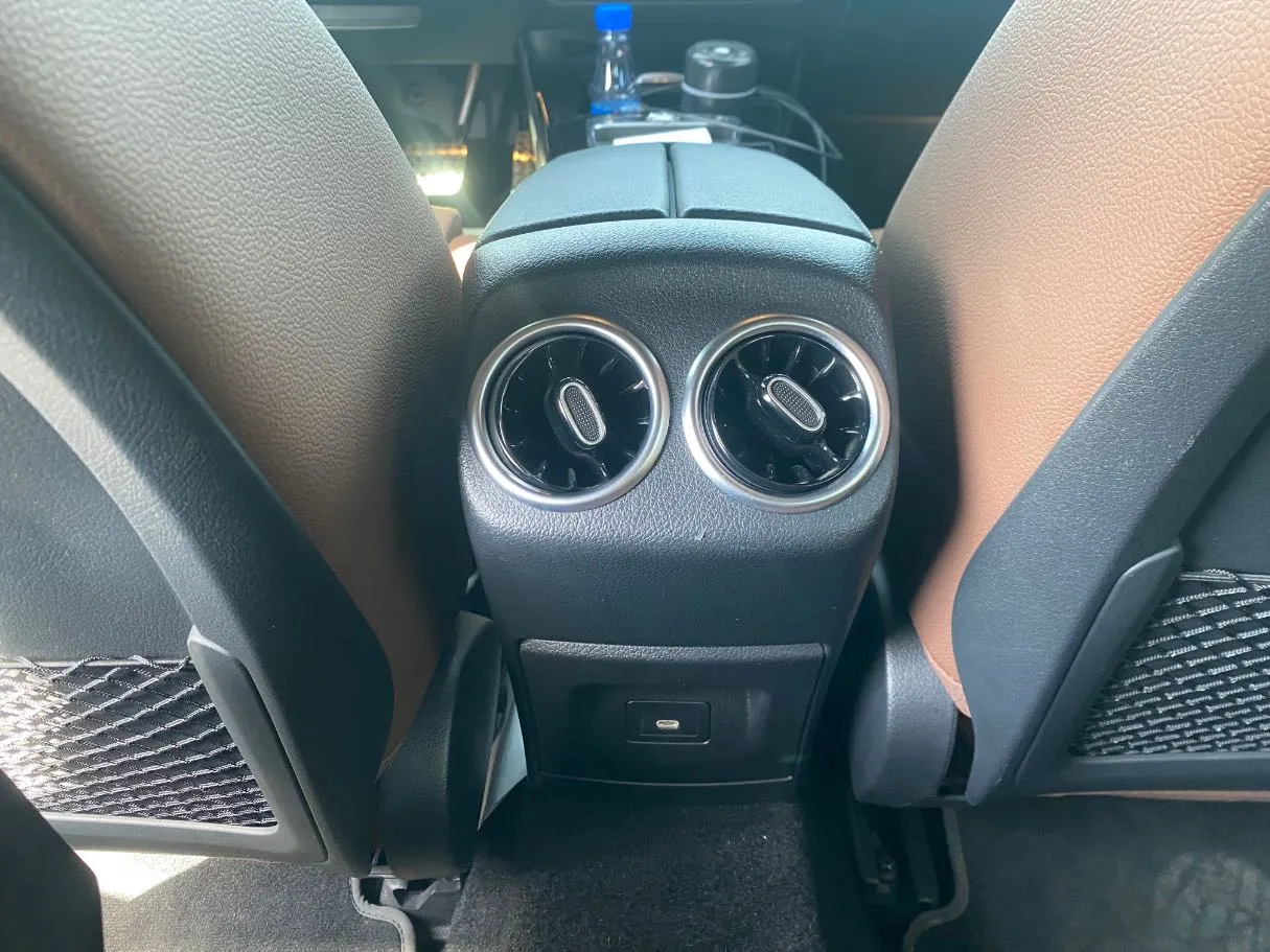 Car image 24
