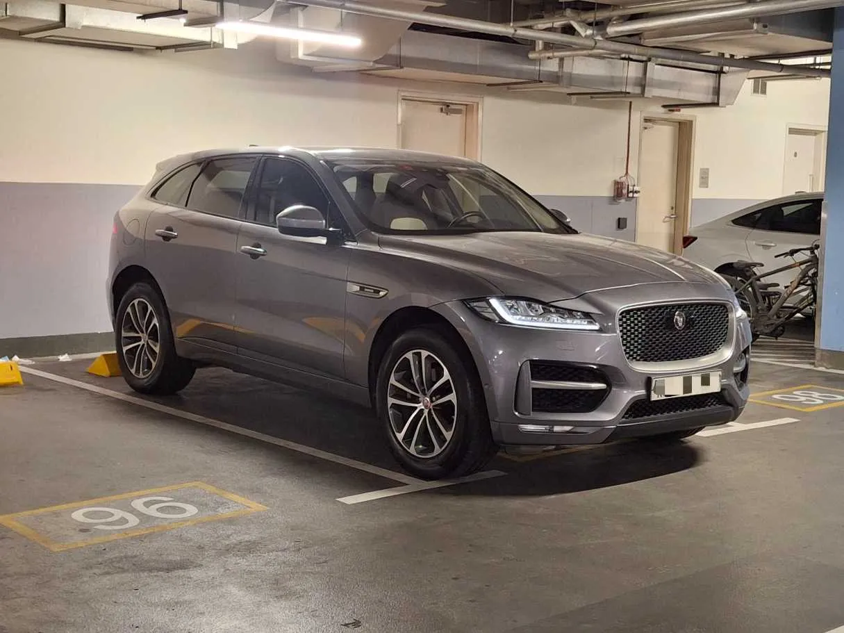 Car image 3