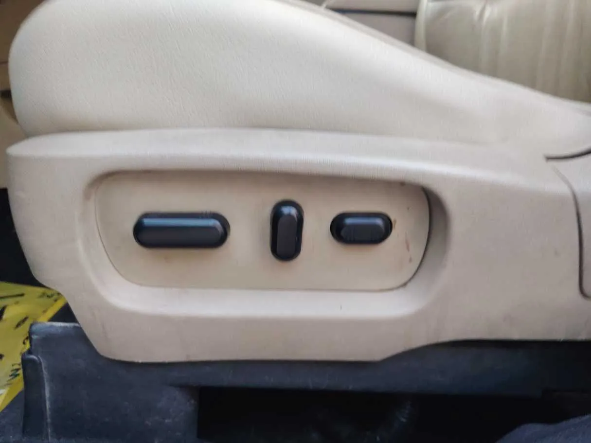 Car image 29