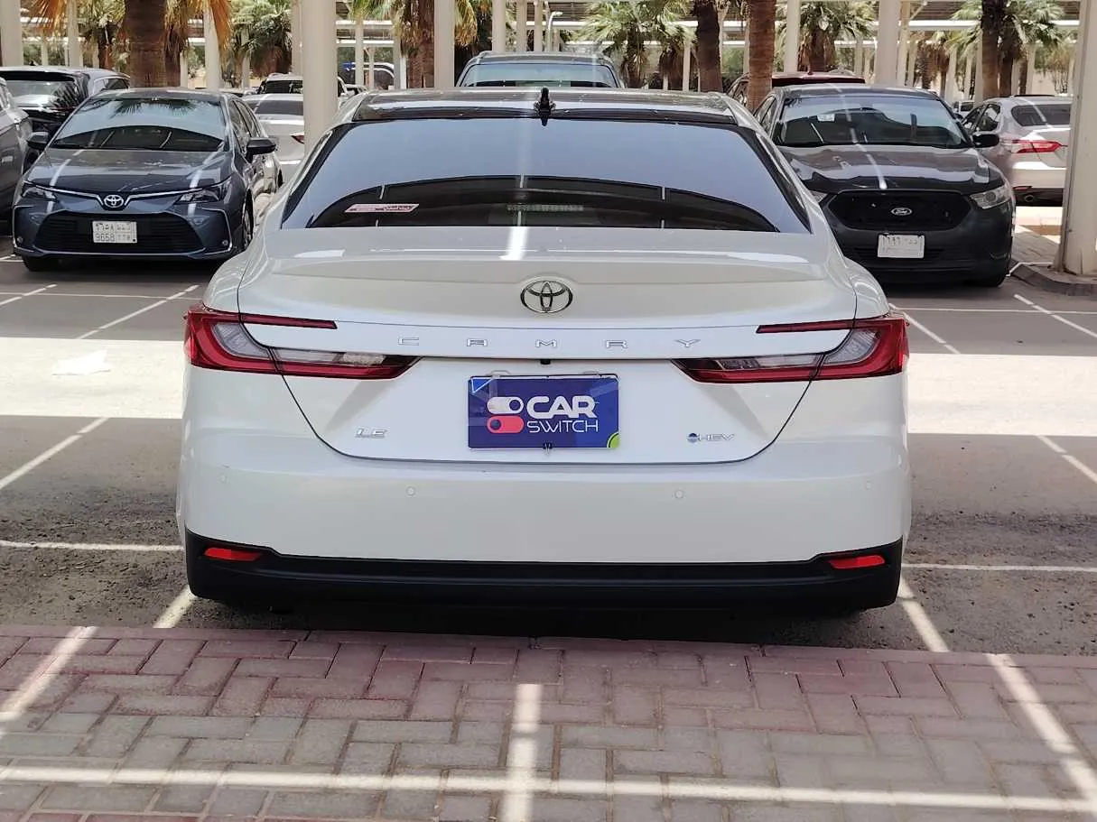 Car image 6