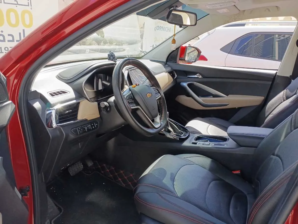 Car image 11