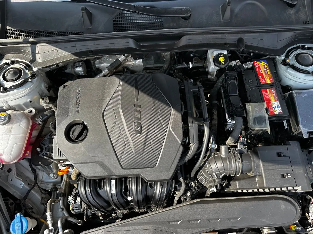 Car image 26