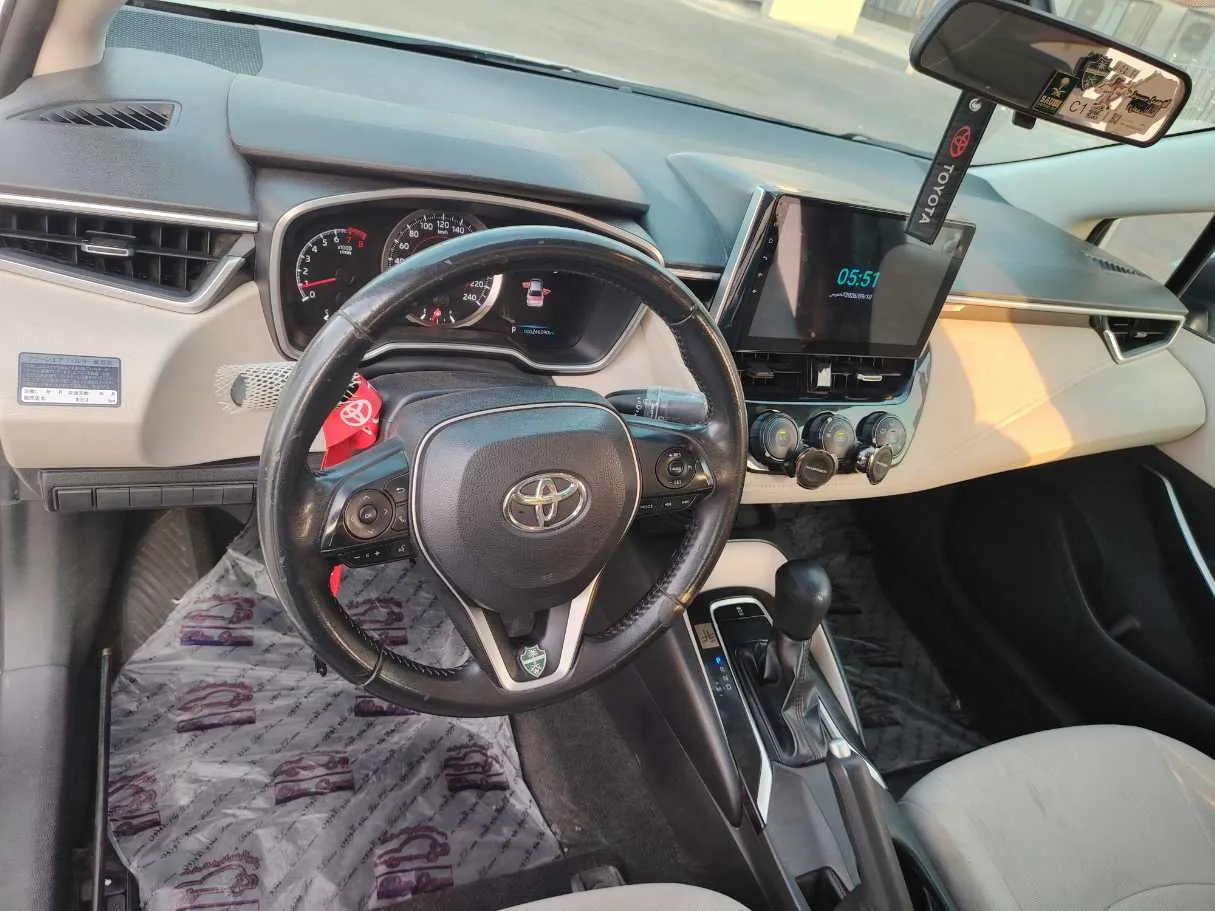 Car image 11