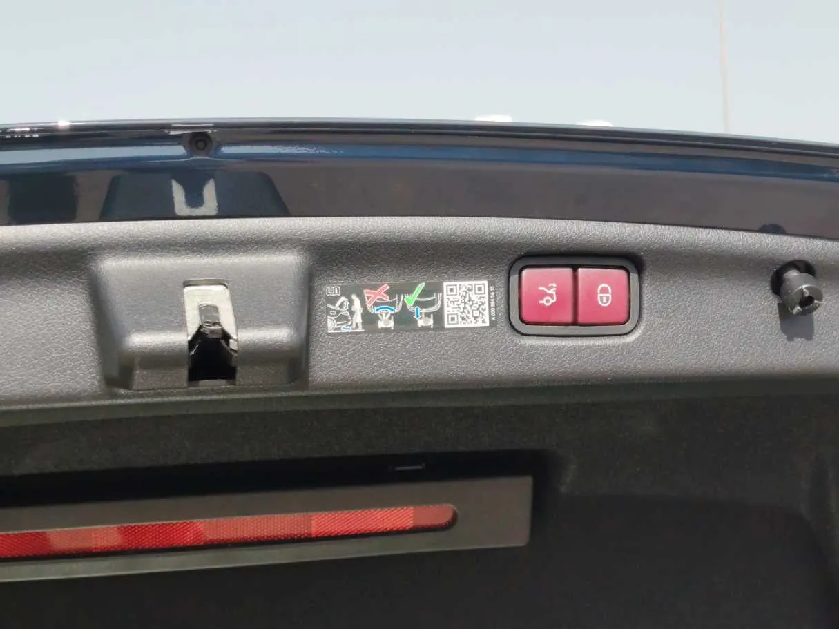 Car image 33