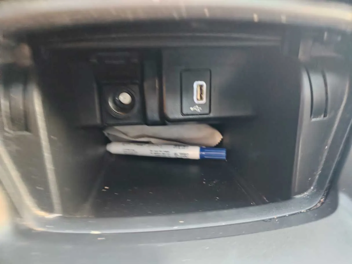 Car image 25
