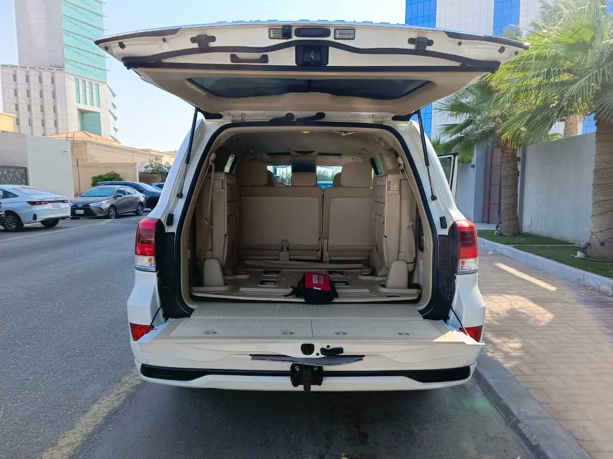 Car image 31