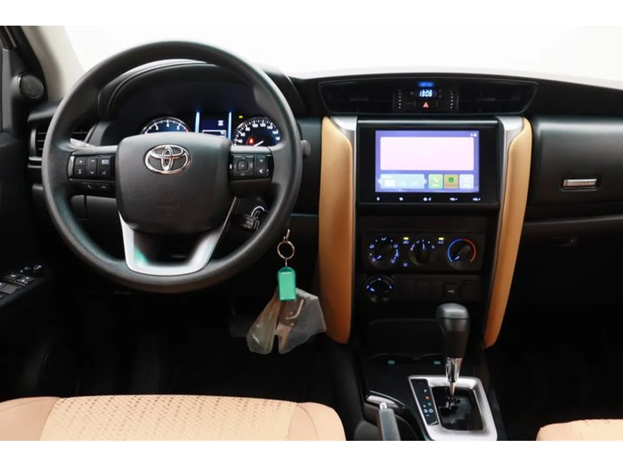 Car image 15