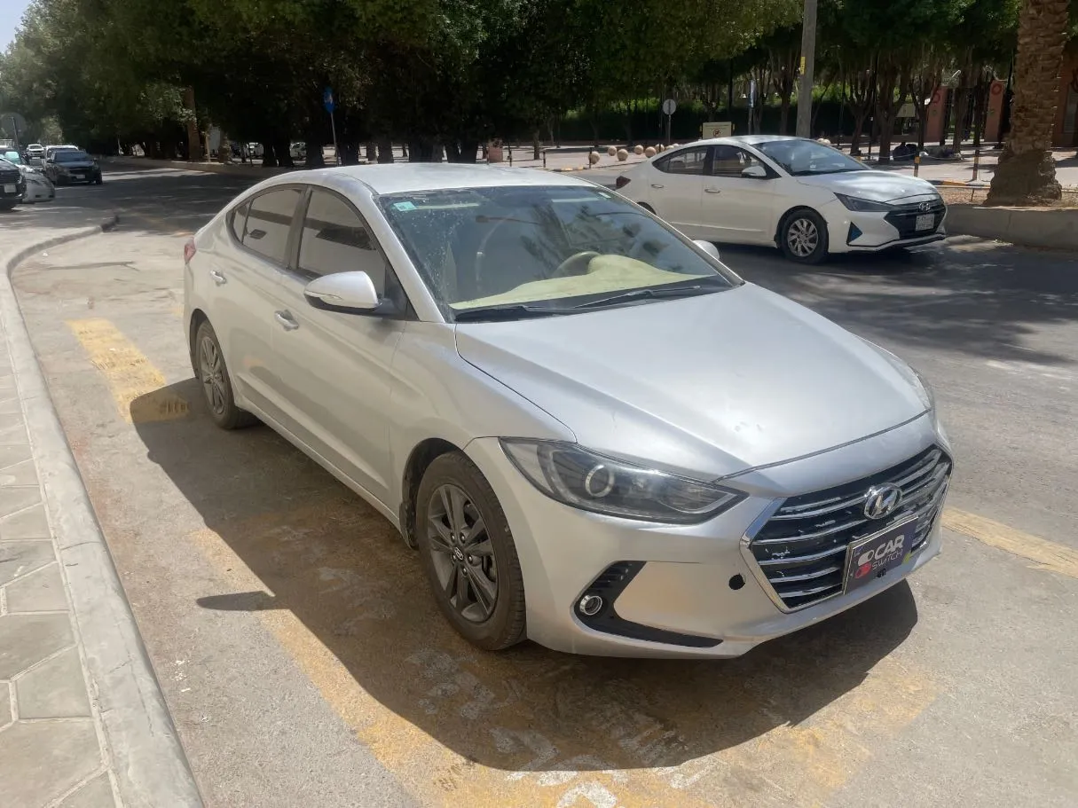 Car image 3