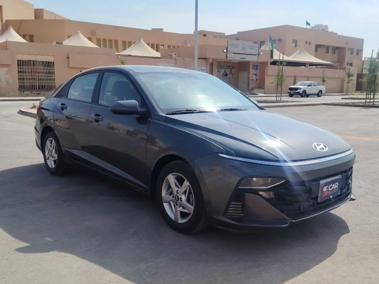 Car image 3