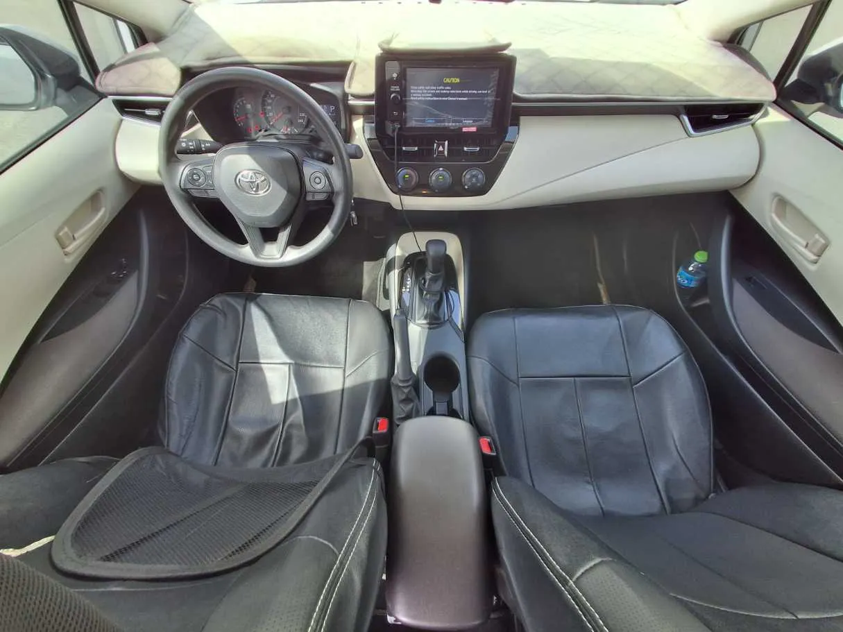 Car image 14