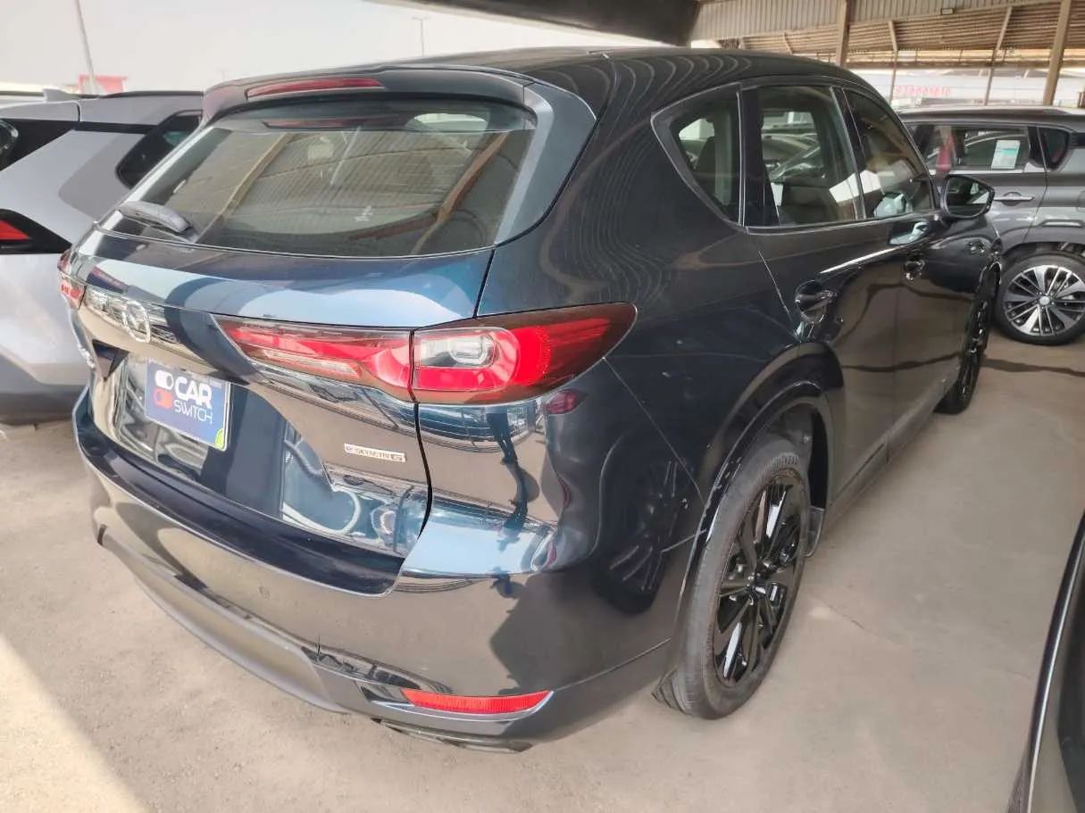 Car image 5