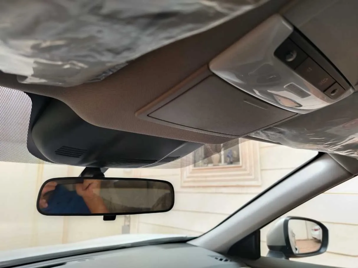 Car image 29