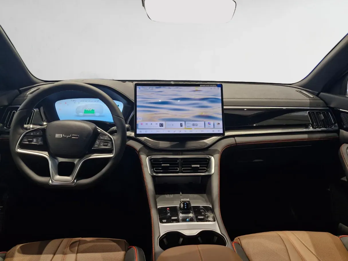 Car image 9