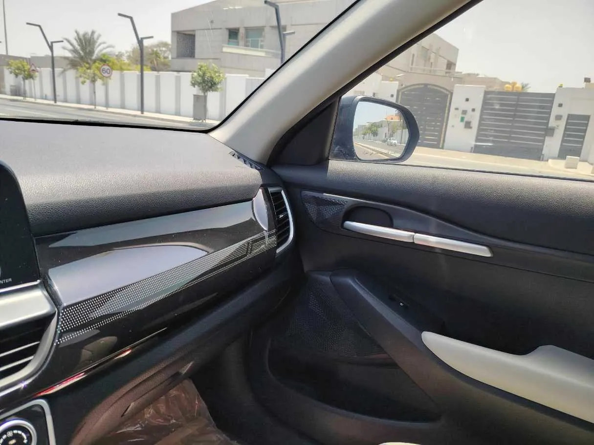 Car image 36