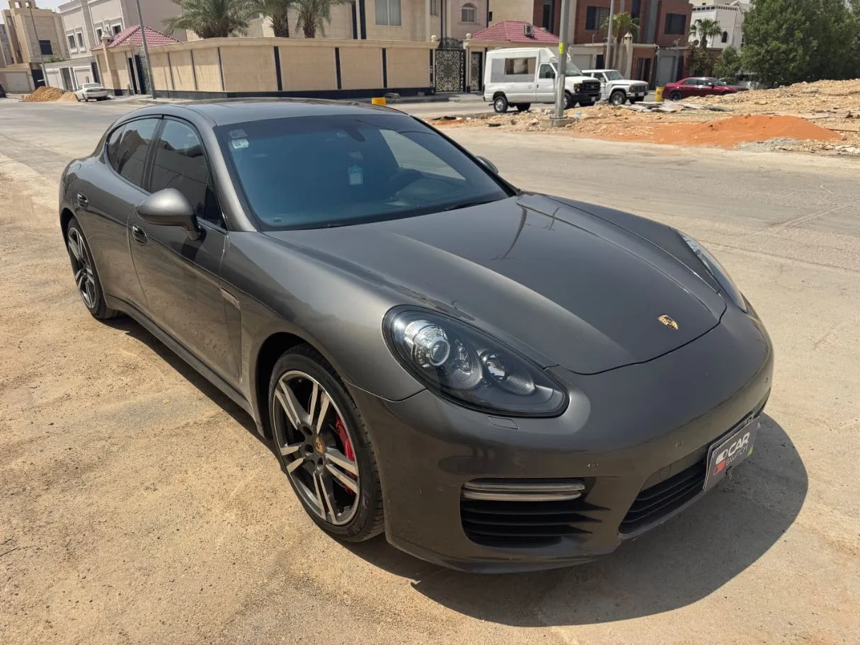 Car image 3