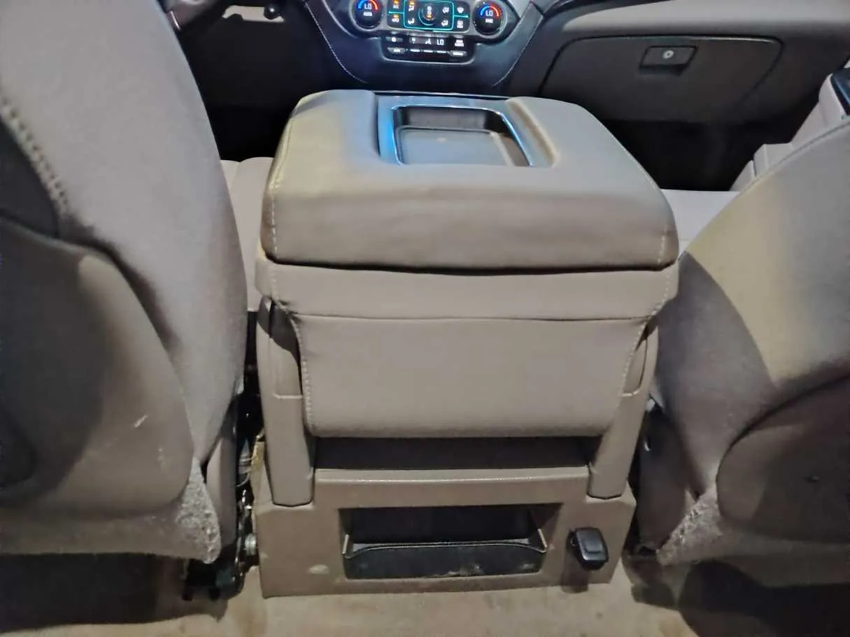 Car image 34