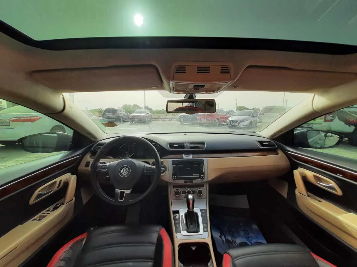 Car image 14